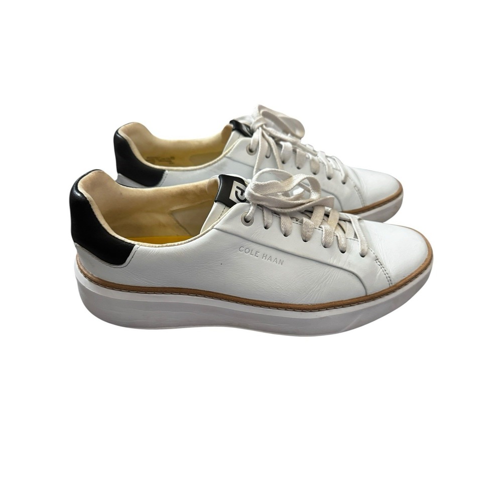 Cole Haan Grand Series Size 8B Lace Up Casual Comfort White Sneakers